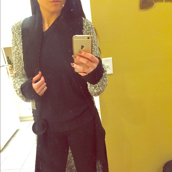 Beautiful jacket. Warm. Tweed-like material.