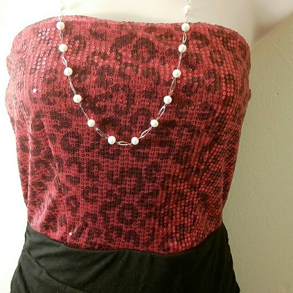 SEXY STRAPLESS  DRESS - Picture 2 of 4