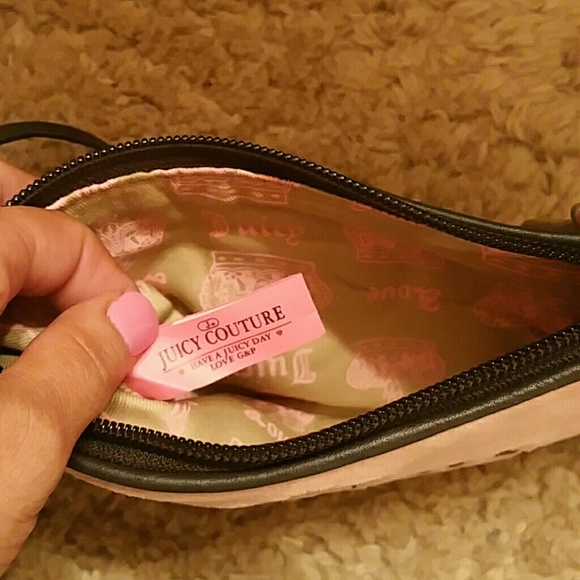 Juicy couture wristlet - Picture 2 of 3