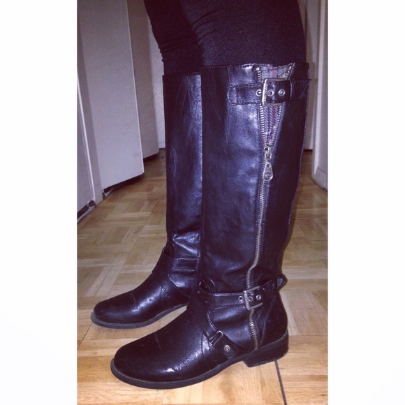 Guess women's boots