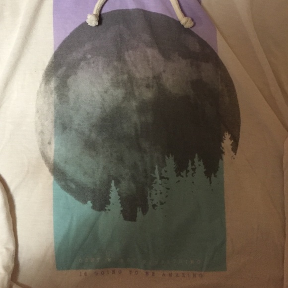 Long sleeve from AE - Picture 2 of 4