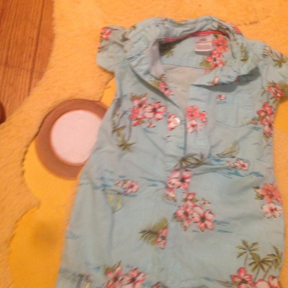 baby clothes - Picture 1 of 3
