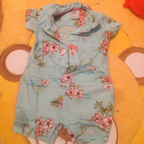 baby clothes - Picture 2 of 3