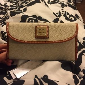 Dooney & Bourke Pebble Grain Continental Clutch