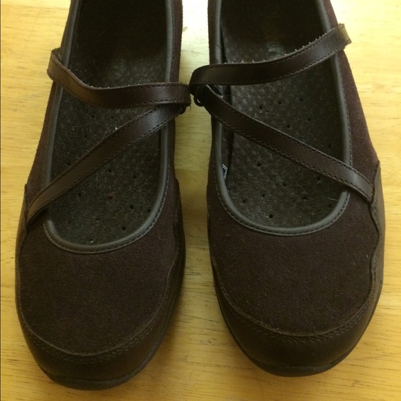 Ladies Skechers  sz 7 1/2