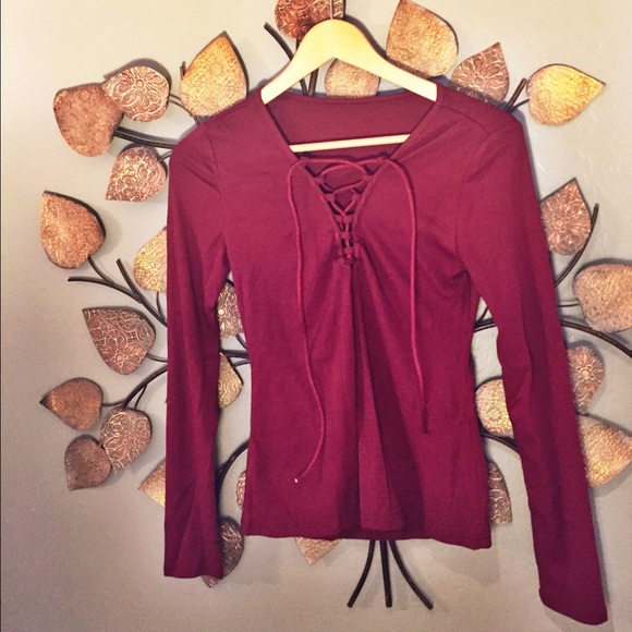 πWine Red Lace Up Top Sπ - Picture 2 of 2