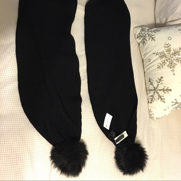 NWT Ann Taylor cable knit scarf - Picture 2 of 4