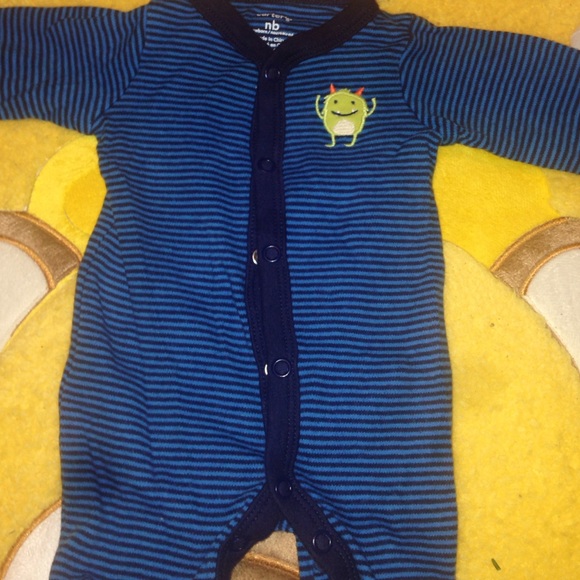 baby clothes - Picture 2 of 4