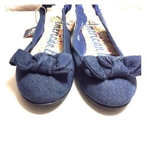 9 1/2 9.5 women's American Eagle Flats