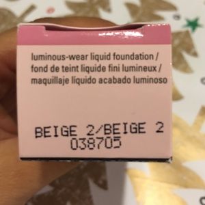 TimeWise Luminous-wear liquid foundation: Binge 2