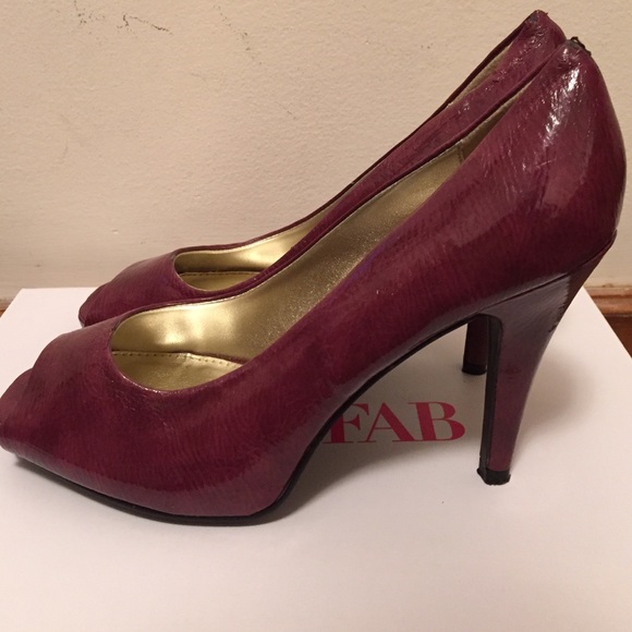 Shoes - Picture 3 of 4