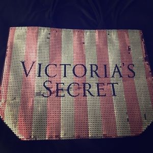 VS Tote