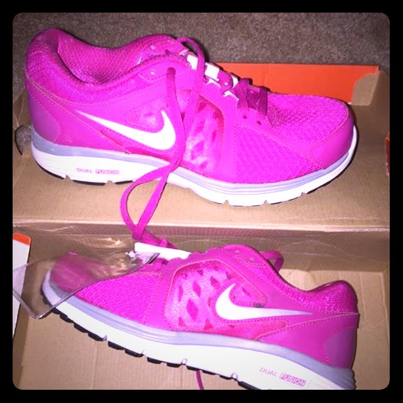 NWT Nike shoes