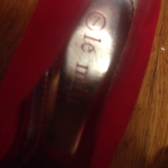 heels - Picture 2 of 2