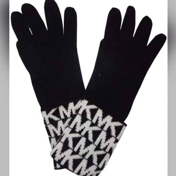 Authentic Michael Kors logo gloves
