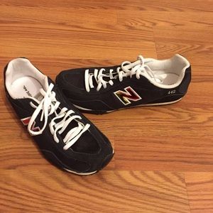 Black new balance shoes