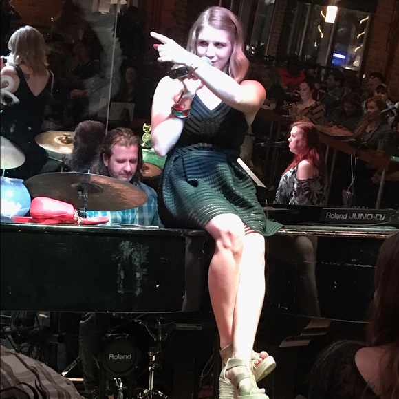 MEET YOUR POSHER - Picture 2 of 3