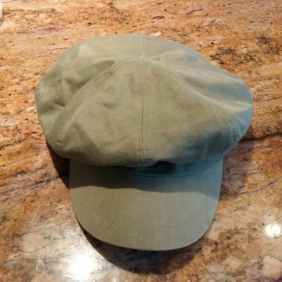 SSOLD ------> Gap hat - Picture 1 of 2