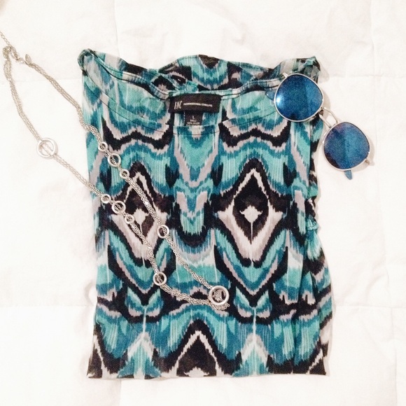 Nice blue blouse. Worn a few times. - Picture 1 of 2