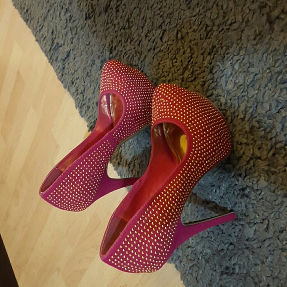 Pink and gold platform - Picture 1 of 1