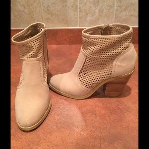 Asks 5th Ave Nude Booties