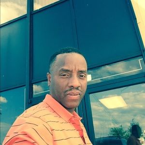 Meet your Posher, Derrick