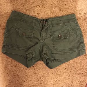green shorts size 3