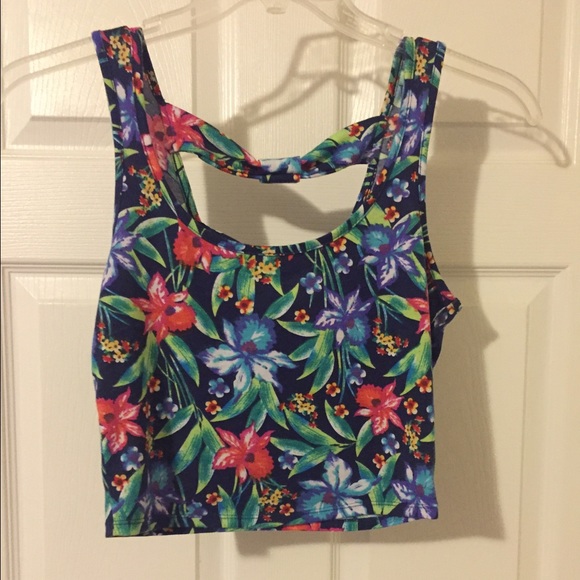 ‼️2 crop tops for $10‼️