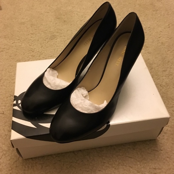 New with box Nine West black heels. Never worn.
