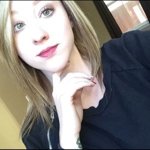 Meet your Posher, Brenna