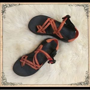 { Reserved Listing - Chacos }