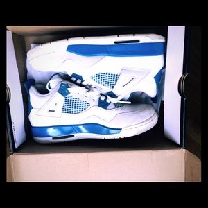 Military 4s size 7. 6/9/2012 release