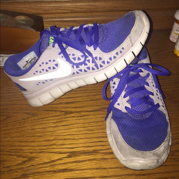 Womens Nike Free Runs - Size 5