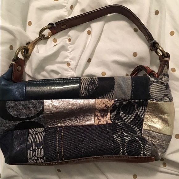 Small coach logo purse💕