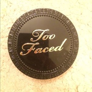 Too Faced Amazing Face Powder