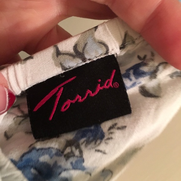 SOLD Blue Floral Tank - Picture 4 of 4