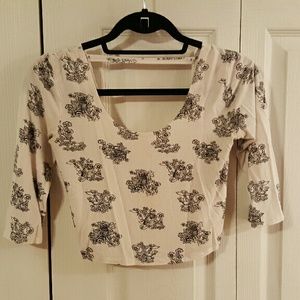 White 3/4 sleeve crop top