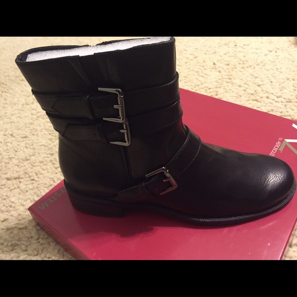 NEW Aerosoles A2 Longstride Black Ankle Boots