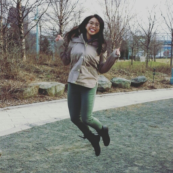 Meet your Posher, Angelica - Picture 3 of 3