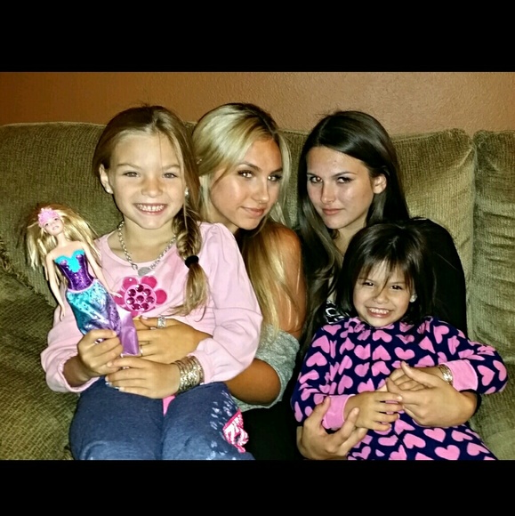 Meet your Posher, Tiffany - Picture 3 of 4