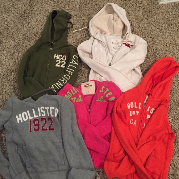 5 Hollister sweatshirts