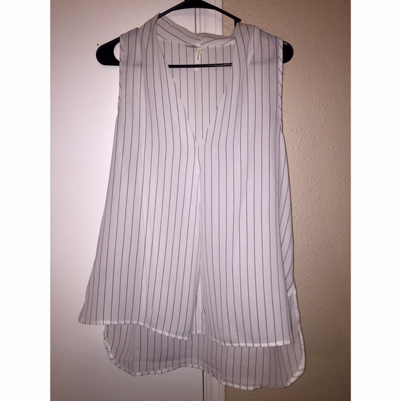 Sleeveless blouse