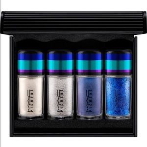 •mac irresistibly charming pigment set•