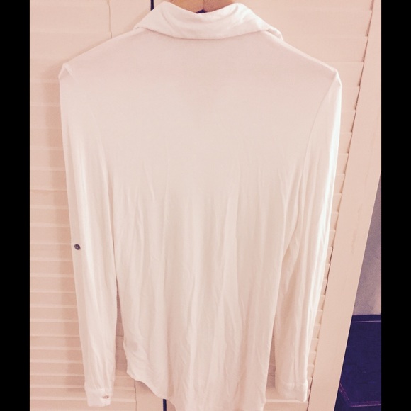 ❄️ Cozy Long Sleeve Button Up ❄️ - Picture 2 of 4