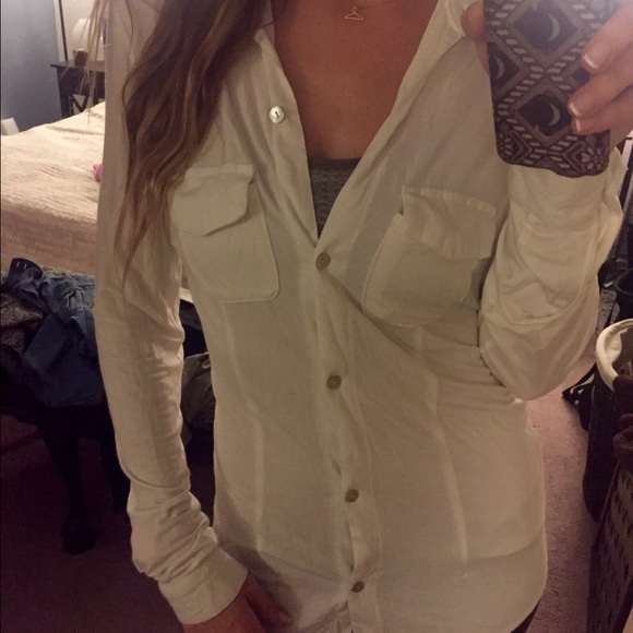 ❄️ Cozy Long Sleeve Button Up ❄️ - Picture 4 of 4