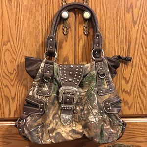 RealTree Camo Buckle Purse