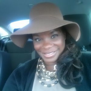 Meet your Posher, April