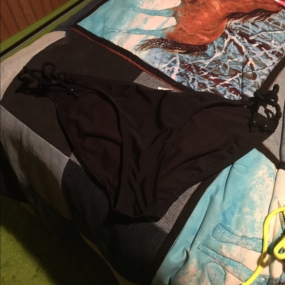 Black bikini bottoms
