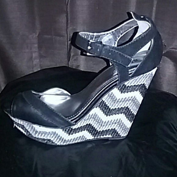 Chevron Print Wedges