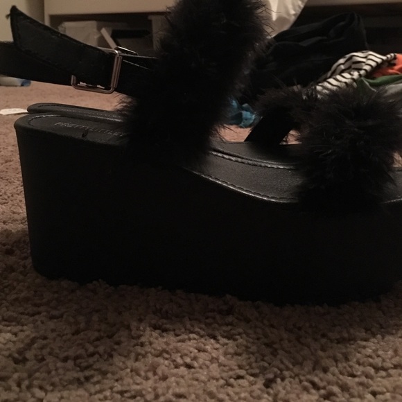 Fluffy flatforms - Picture 2 of 3